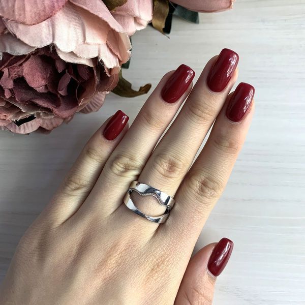 Серебряное кольцо с фианитами, вес изделия 6,24 гр (2031581) 17 размер 2031581 фото