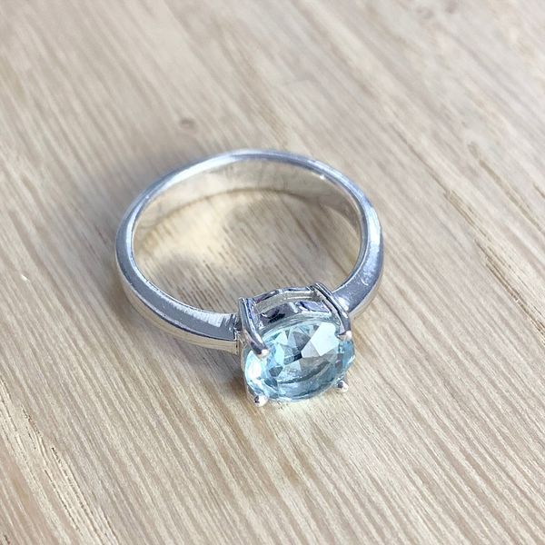 Серебряное кольцо с натуральным топазом 2.692ct, вес изделия 2,81 гр (1077948) 18 размер 1077948 фото