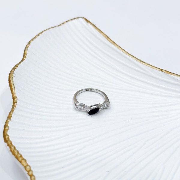 Срібна каблучка з натуральним сапфіром 0.62ct, фіанітами, вага виробу 2,34 гр (2168782) 17 розмір 2168782 фото