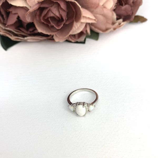 Срібна каблучка з опалом 0.99ct, вага виробу 2,51 гр (2085133) 17.5 розмір 2085133 фото