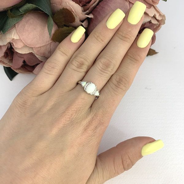 Срібна каблучка з опалом 0.99ct, вага виробу 2,51 гр (2085133) 17.5 розмір 2085133 фото