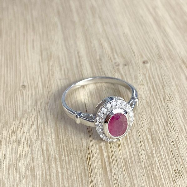 Серебряное кольцо с натуральным рубином, вес изделия 3 гр (1087992) 17.5 размер 1087992 фото