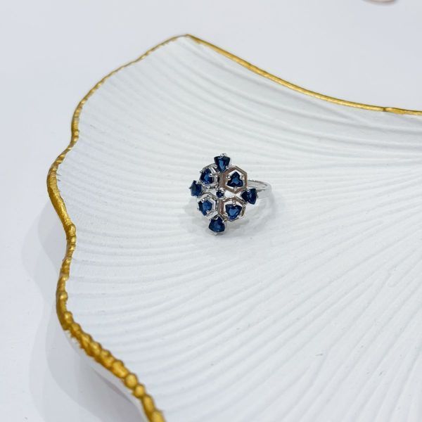 Серебряное кольцо с сапфиром nano 1.775ct, вес изделия 3,88 гр (2174653) 18 размер 2174653 фото
