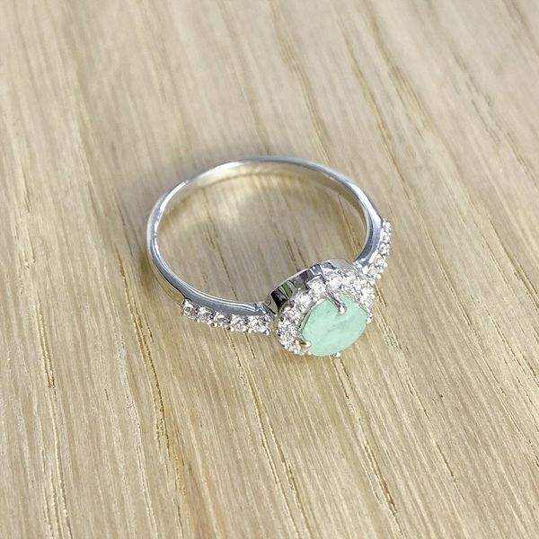 Срібна каблучка з натуральним смарагдом 0.932ct, вага виробу 2,32 гр (1988534) 18.5 розмір 1988534 фото