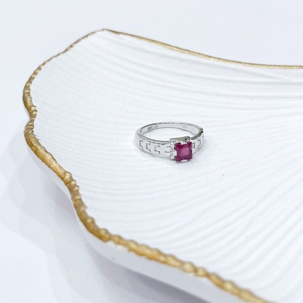 Серебряное кольцо с натуральным рубином 0.883ct, вес изделия 2,68 гр (2165590) 17 размер 2165590 фото