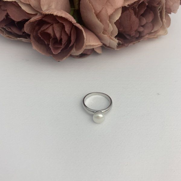 Серебряное кольцо с натуральным жемчугом 2.5ct, вес изделия 3,19 гр (2081555) 18 размер 2081555 фото