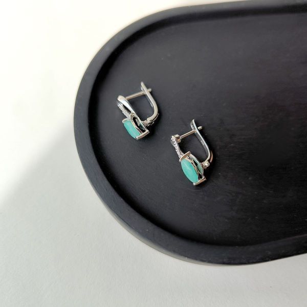 Срібні сережки з натуральним смарагдом 1.189ct, фіанітами (2163459) 2163459 фото