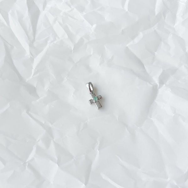Срібний хрестик зі смарагдом 0.041ct (2151678) 2151678 фото