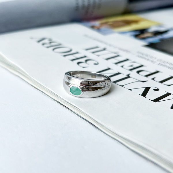 Серебряное кольцо с натуральным изумрудом 0.4ct, вес изделия 5,1 гр (2140719) 17 размер 2140719 фото
