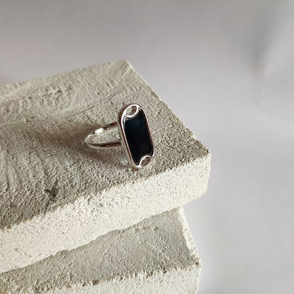 Срібна каблучка з натуральним оніксом 1.525ct, вага виробу 3,69 гр (2129387) 17.5 розмір 2129387 фото