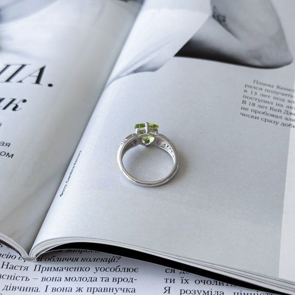 Серебряное кольцо с хризолітом 2.108ct, вес изделия 3,33 гр (2157601) 17 размер 2157601 фото