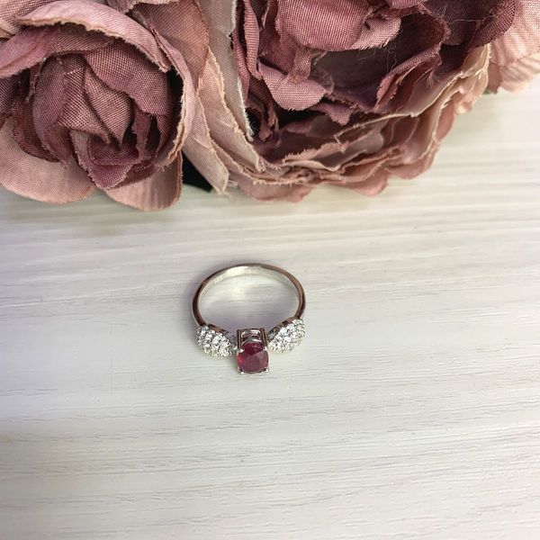 Срібна каблучка з натуральним рубіном 1.865ct, вага виробу 2,89 гр (2060154) 18 розмір 2060154 фото