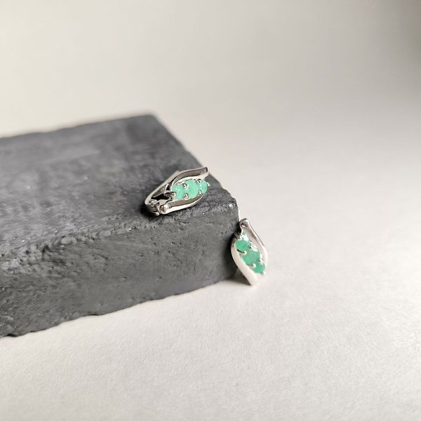 Срібні сережки з натуральним смарагдом 0.969ct (2163619) 2163619 фото
