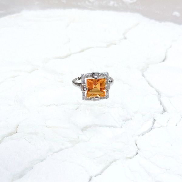 Серебряное кольцо с Натуральным золотим кварцем 4.735ct, фианитами, вес изделия 4,99 гр (2165729) 17.5 размер 2165729 фото