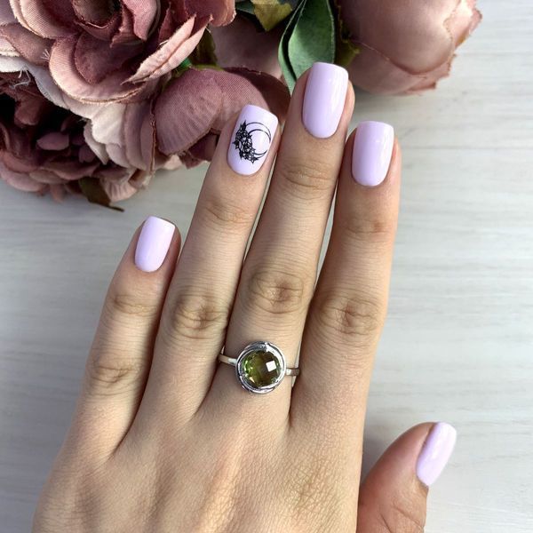 Серебряное кольцо с Султанит султанитом 1.775ct, вес изделия 3,3 гр (2050926) 17 размер 2050926 фото