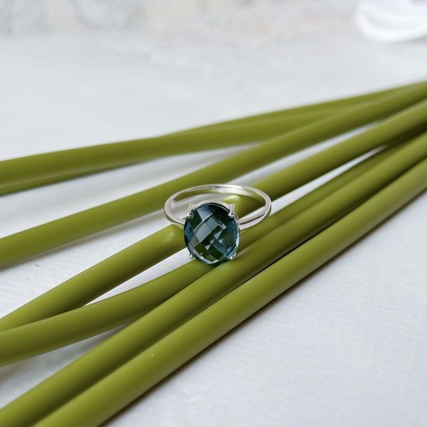 Серебряное кольцо с топазом Лондон Блю 3.95ct, вес изделия 2,49 гр (2020165) 18 размер 2020165 фото