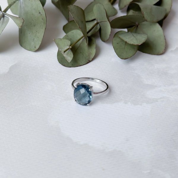 Серебряное кольцо с топазом Лондон Блю 3.95ct, вес изделия 2,49 гр (2020165) 18 размер 2020165 фото