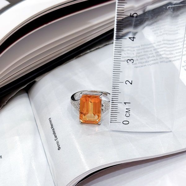 Срібна каблучка з Натуральним золотим кварцом 7.153ct, фіанітами, вага виробу 5,57 гр (2165767) 18.5 розмір 2165767 фото