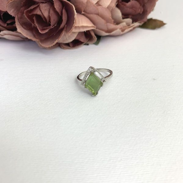 Серебряное кольцо с Султанит султанитом 3.188ct, вес изделия 3,05 гр (2091370) 17.5 размер 2091370 фото