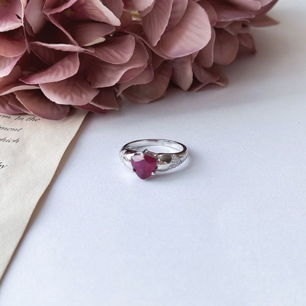 Серебряное кольцо с натуральным рубином 2.733ct, вес изделия 3,75 гр (2157878) 17 размер 2157878 фото
