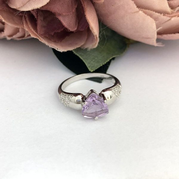 Срібна каблучка з натуральним аметистом 1.825ct, вага виробу 3,26 гр (2098614) 17.5 розмір 2098614 фото
