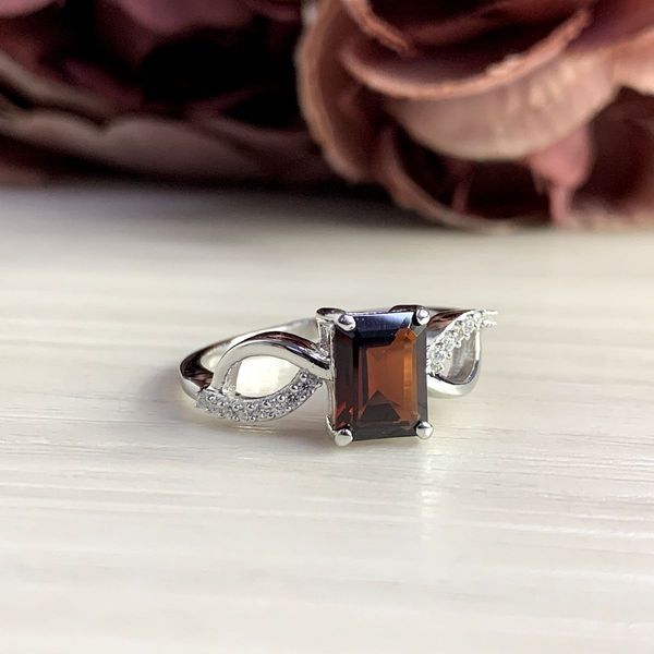 Срібна каблучка з натуральним гранатом 2.308ct, вага виробу 3,21 гр (2051596) 17 розмір 2051596 фото