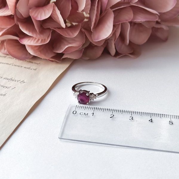 Серебряное кольцо с натуральным рубином 1.863ct, вес изделия 3,23 гр (1634517) 17 размер 1634517 фото