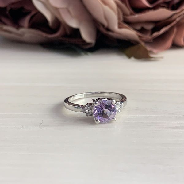 Срібна каблучка з натуральним аметистом 1.211ct, вага виробу 2,87 гр (1634523) 17.5 розмір 1634523 фото