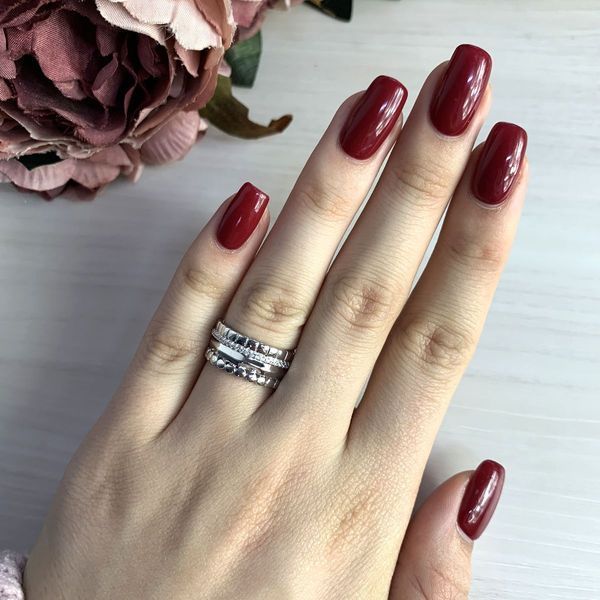 Серебряное кольцо с фианитами, вес изделия 5,93 гр (2031574) 16 размер 2031574 фото