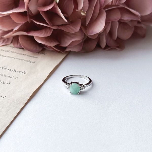 Срібна каблучка з натуральним смарагдом 1.45ct, вага виробу 2,71 гр (2150947) 17.5 розмір 2150947 фото