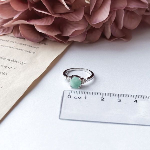 Срібна каблучка з натуральним смарагдом 1.45ct, вага виробу 2,71 гр (2150947) 17.5 розмір 2150947 фото